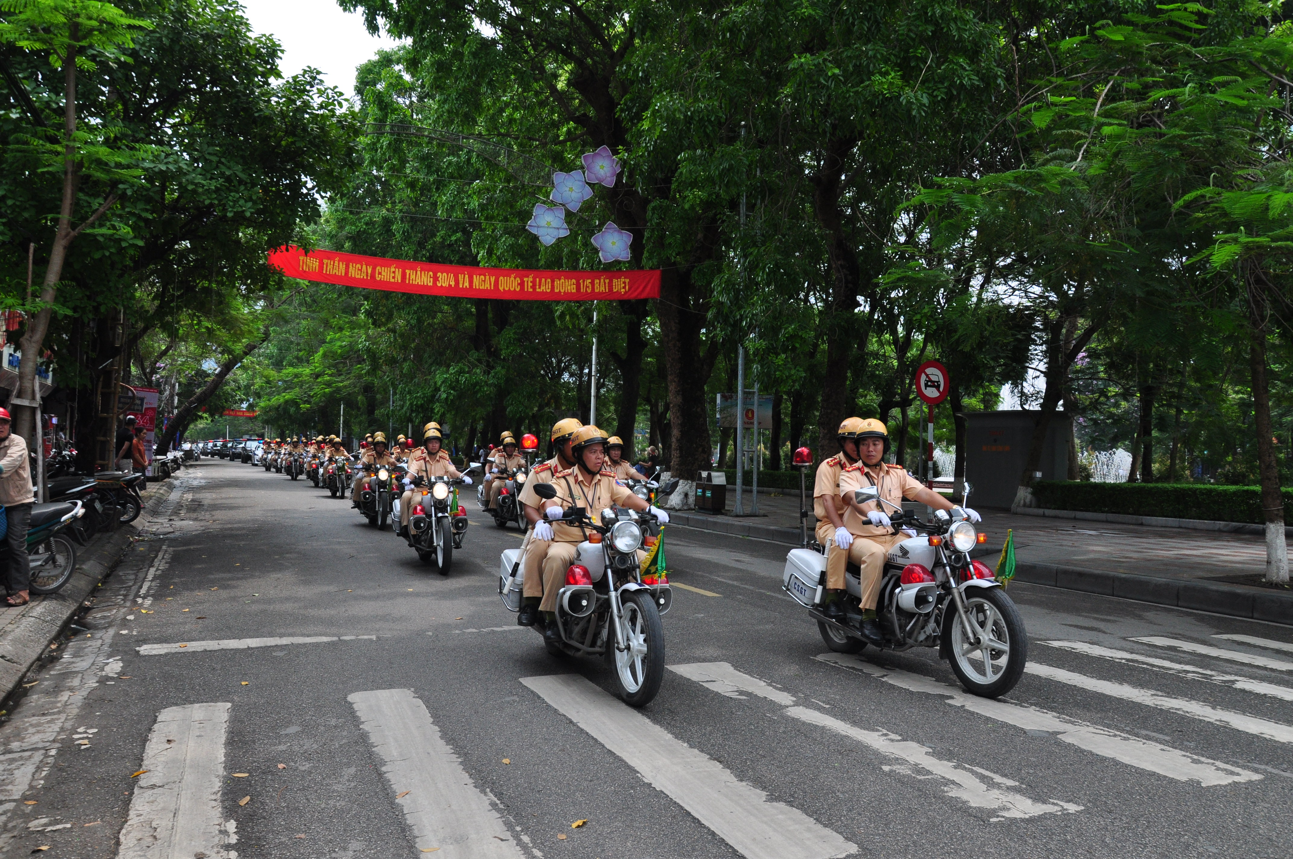Bộ trưởng Tô Lâm gửi Thư khen lực lượng Cảnh sát giao thông